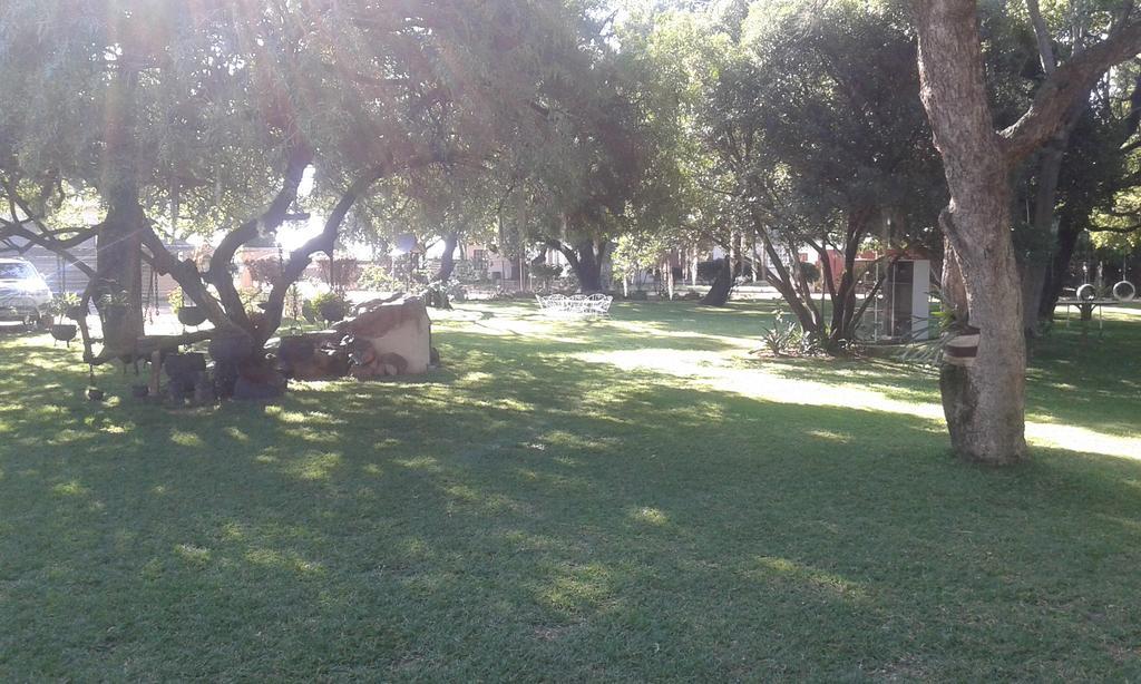 Black Swan Guest House Boshoek Экстерьер фото